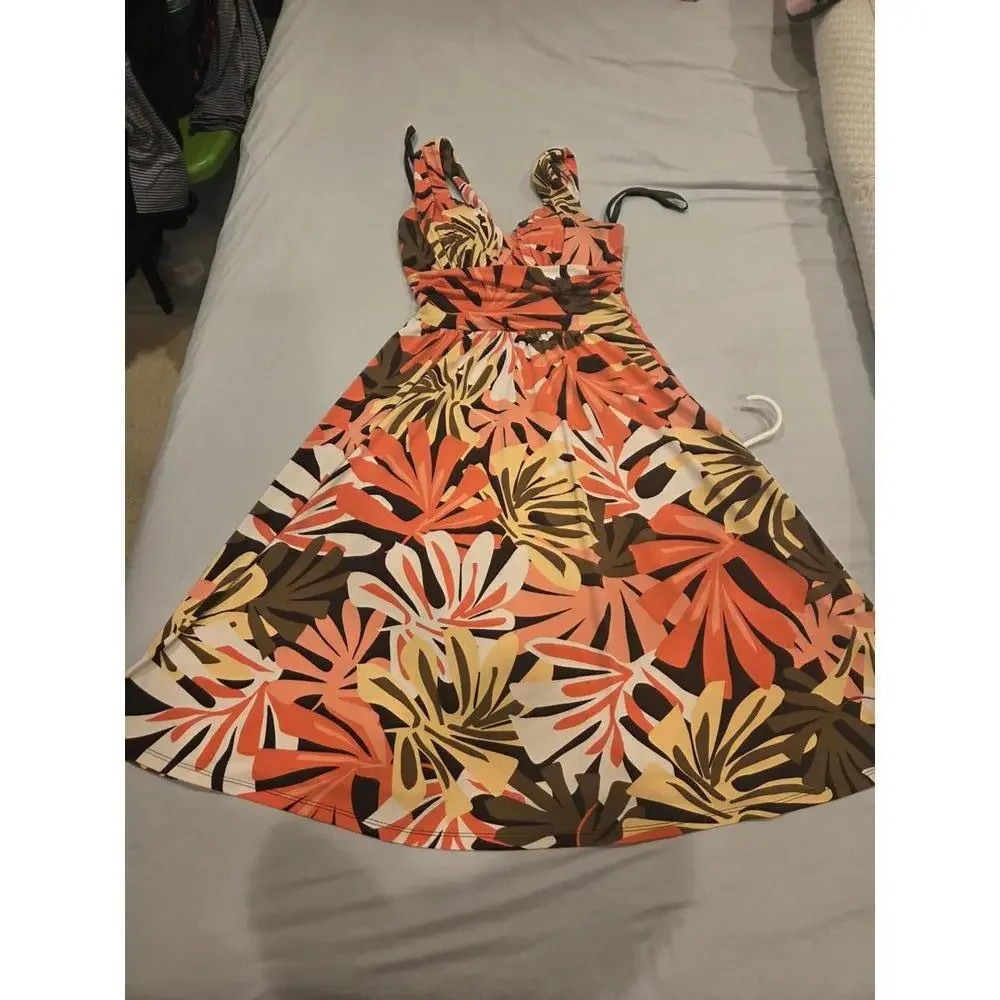 Bisou bisou sz 4 - Floral Pattern Summer Dress with V-Neck and Sleeveless Design - Picture 2 of 9